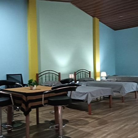 This Is It Airport Hotel And Restaurant Негомбо Екстериор снимка