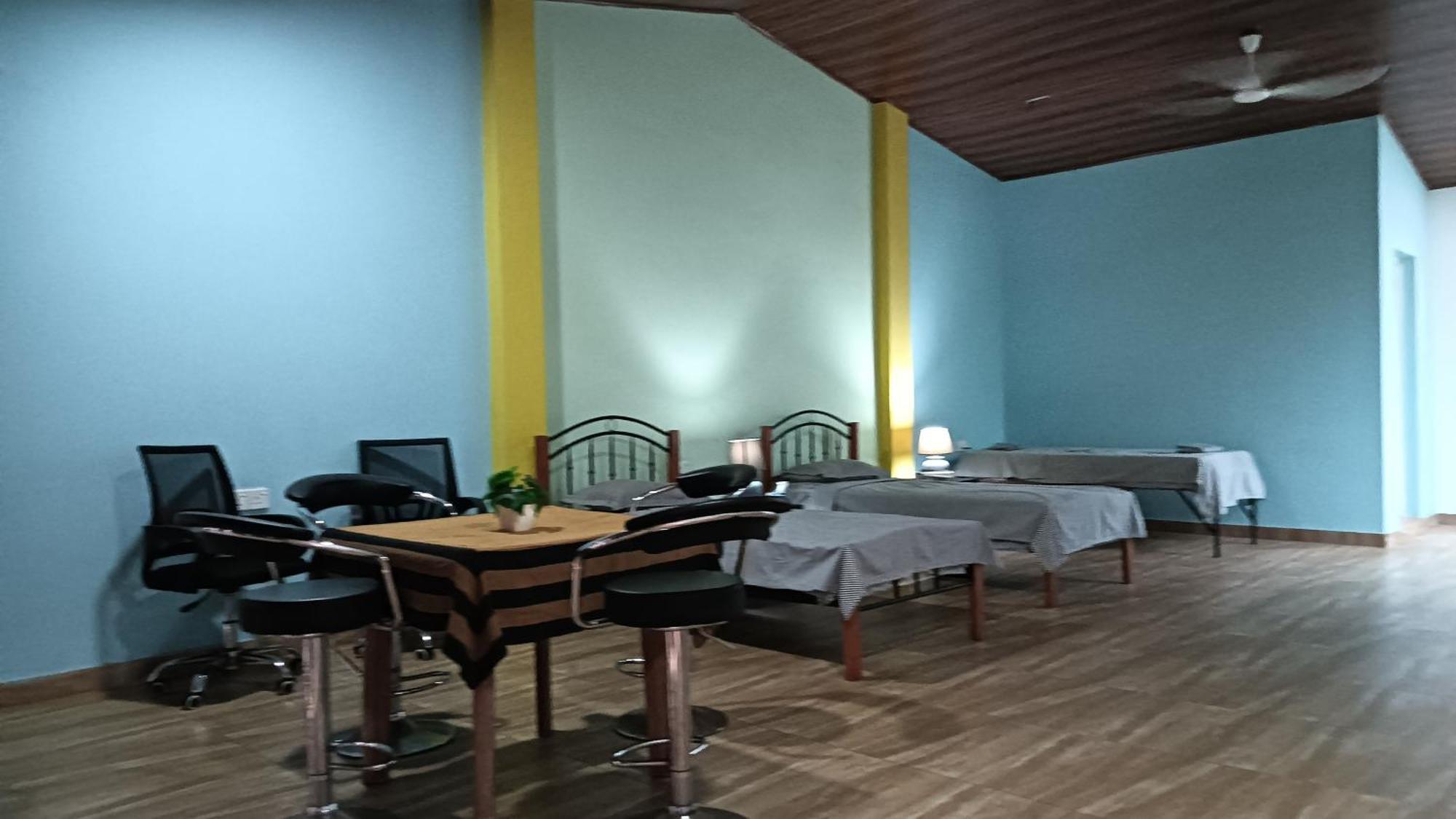 This Is It Airport Hotel And Restaurant Негомбо Екстериор снимка